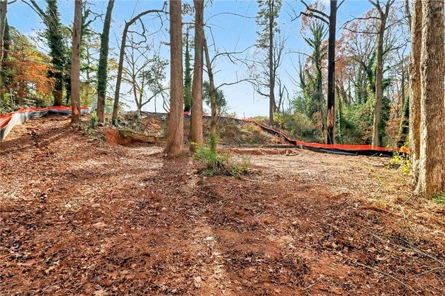 2780 Delcourt Drive, Decatur, GA 30033