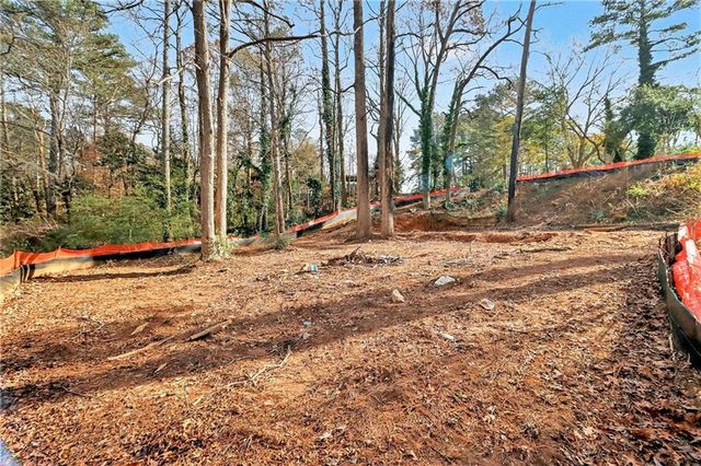 2780 Delcourt Drive, Decatur, GA 30033