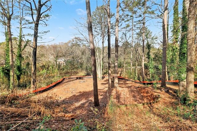 2780 Delcourt Drive, Decatur, GA 30033