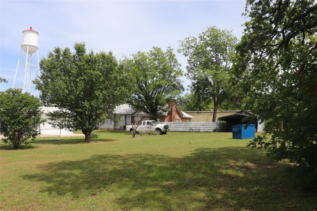 210 E Roberts Street, Gorman, TX 76454