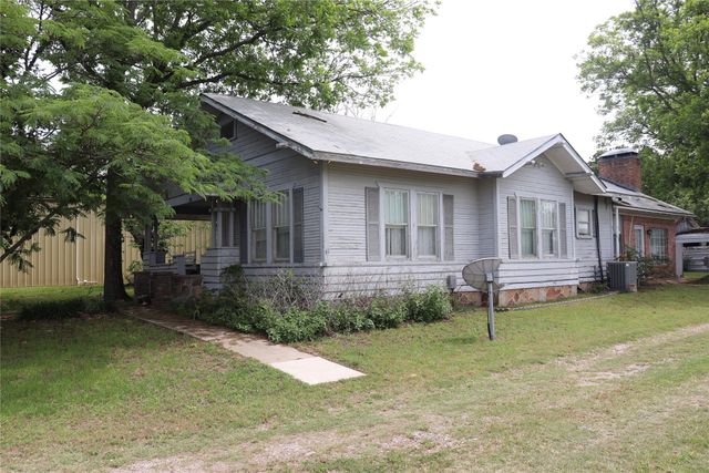 210 E Roberts Street, Gorman, TX 76454
