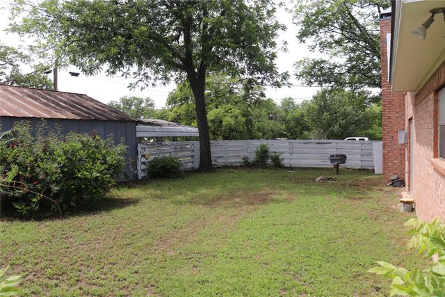 210 E Roberts Street, Gorman, TX 76454