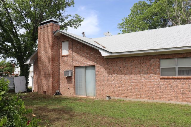 210 E Roberts Street, Gorman, TX 76454