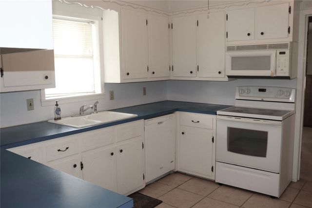 210 E Roberts Street, Gorman, TX 76454