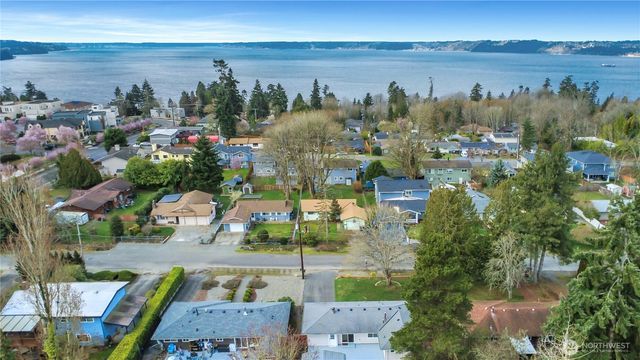 27030 14th Avenue S, Des Moines, WA 98198