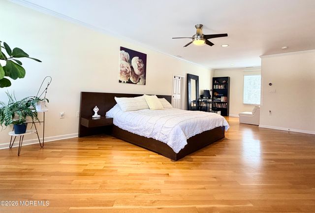 4 Roxbury Lane, Manalapan, NJ 07726