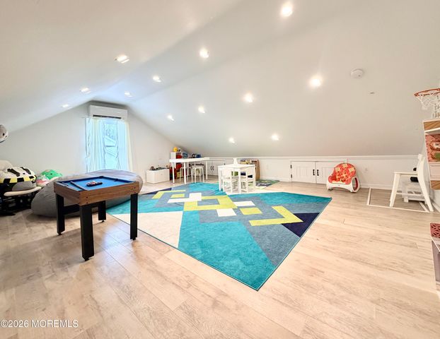 4 Roxbury Lane, Manalapan, NJ 07726