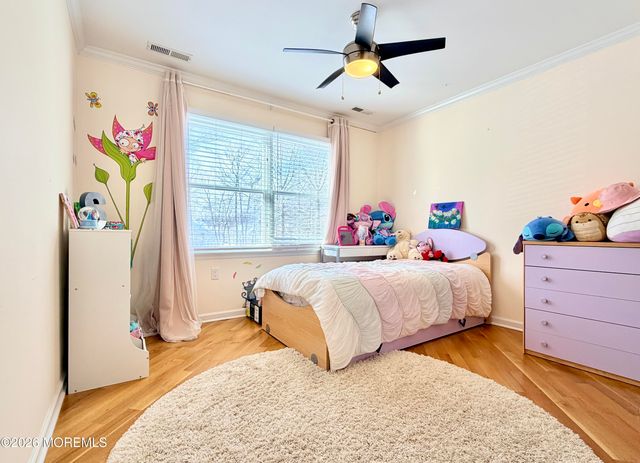 4 Roxbury Lane, Manalapan, NJ 07726