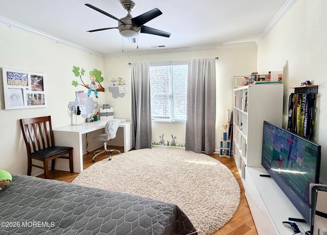 4 Roxbury Lane, Manalapan, NJ 07726