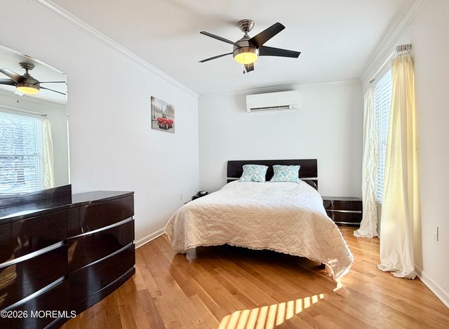 4 Roxbury Lane, Manalapan, NJ 07726