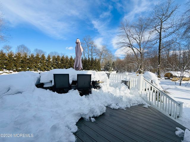 4 Roxbury Lane, Manalapan, NJ 07726