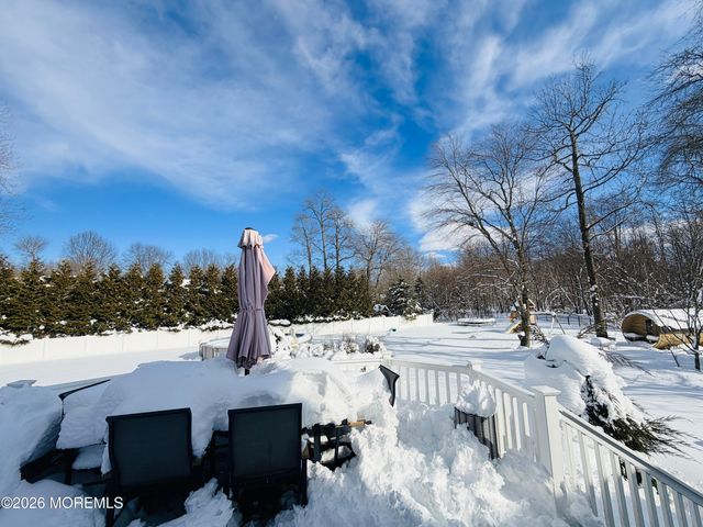 4 Roxbury Lane, Manalapan, NJ 07726