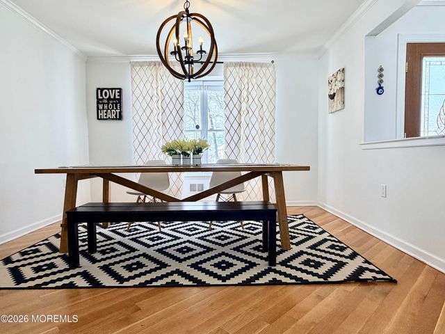 4 Roxbury Lane, Manalapan, NJ 07726