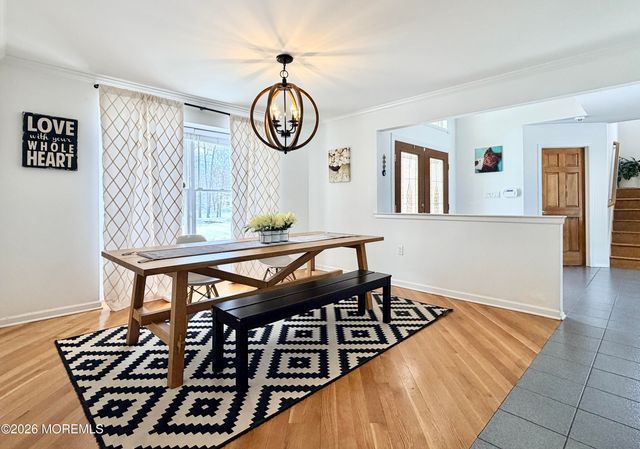 4 Roxbury Lane, Manalapan, NJ 07726