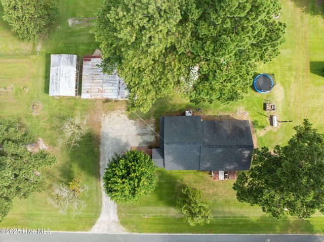 5947 Elks Road, Grimesland, NC 27837