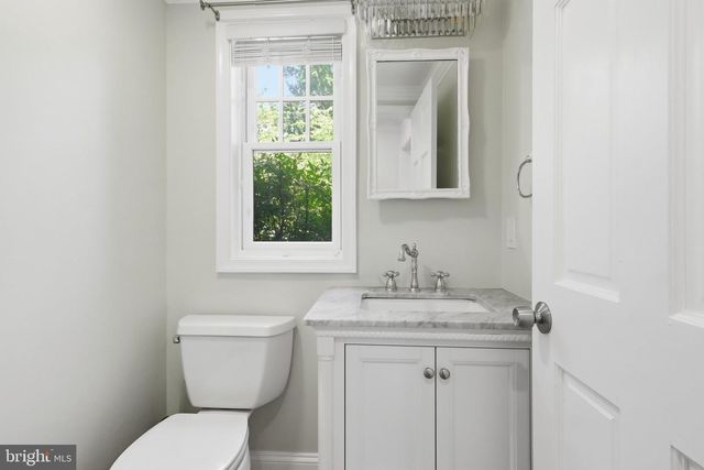6012 OVERLEA RD, Bethesda, MD 20816