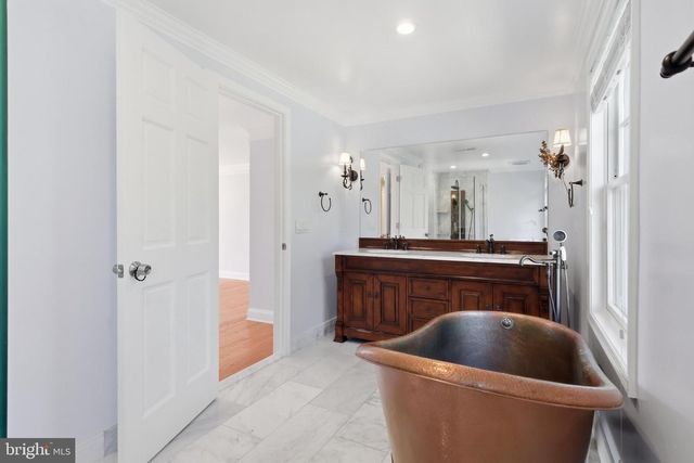 6012 OVERLEA RD, Bethesda, MD 20816