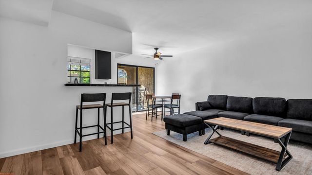 5300 E Waverly Drive J14, Palm Springs, CA 92264