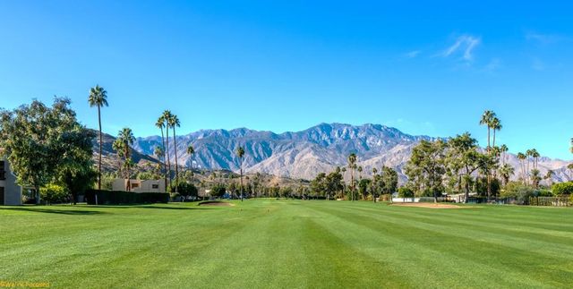 5300 E Waverly Drive J14, Palm Springs, CA 92264