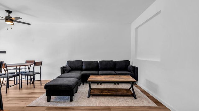 5300 E Waverly Drive J14, Palm Springs, CA 92264