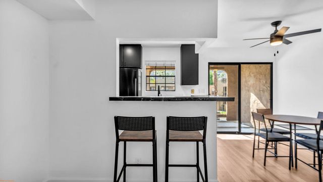 5300 E Waverly Drive J14, Palm Springs, CA 92264