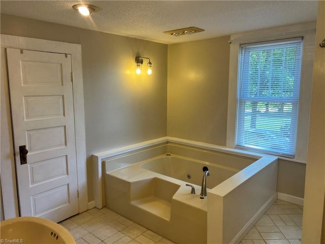 3798 Clingman Road, Ronda, NC 28670