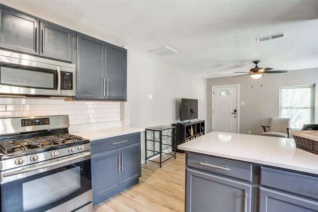 408 N Oak Cliff Boulevard, Dallas, TX 75208