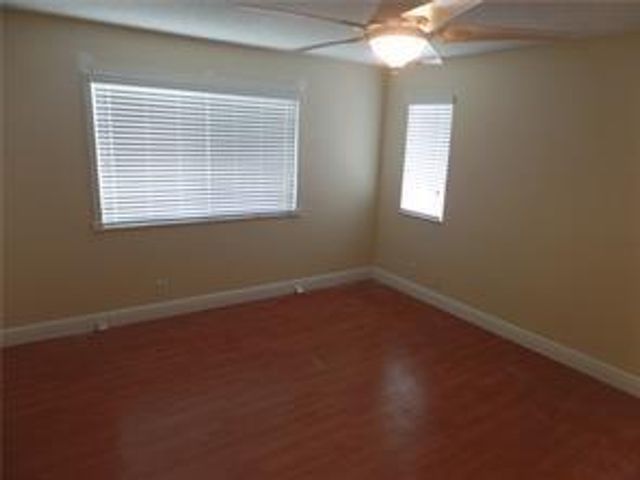 1156 Chinaberry Dr, Weston, FL 33327