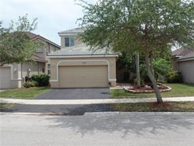1156 Chinaberry Dr, Weston, FL 33327