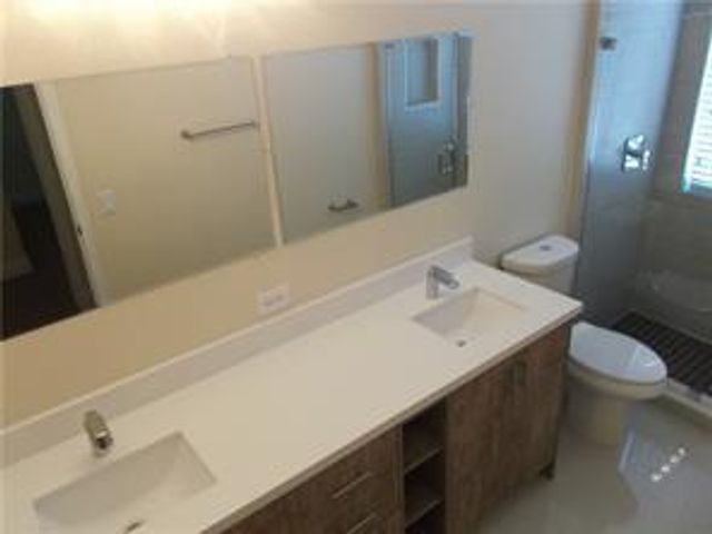 1156 Chinaberry Dr, Weston, FL 33327