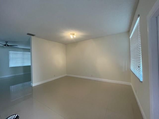 1156 Chinaberry Dr, Weston, FL 33327