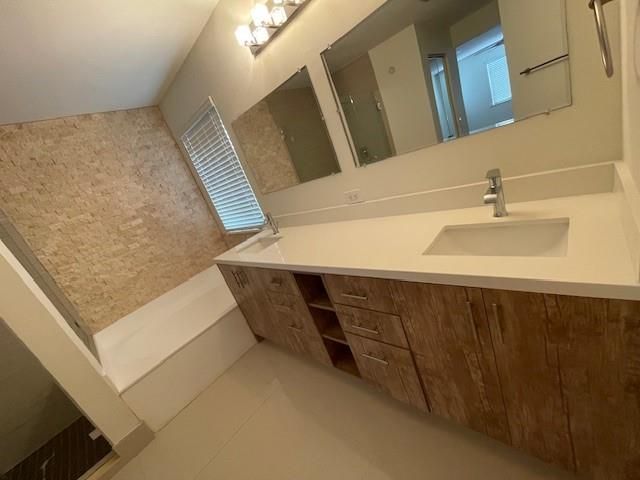 1156 Chinaberry Dr, Weston, FL 33327