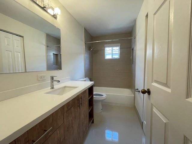 1156 Chinaberry Dr, Weston, FL 33327