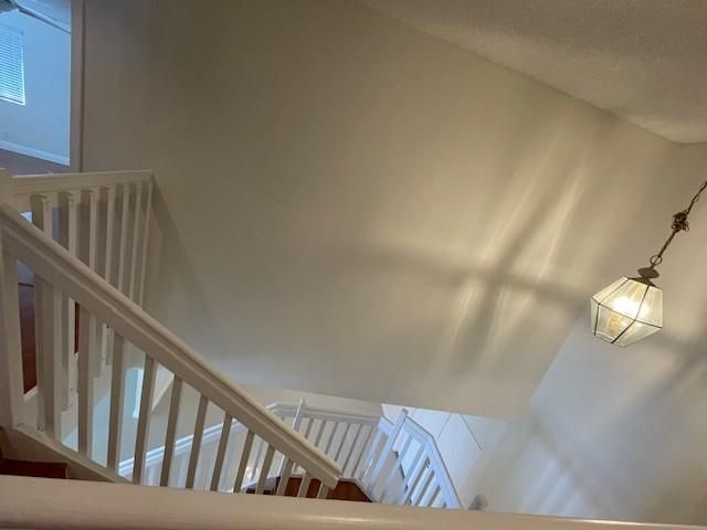 1156 Chinaberry Dr, Weston, FL 33327