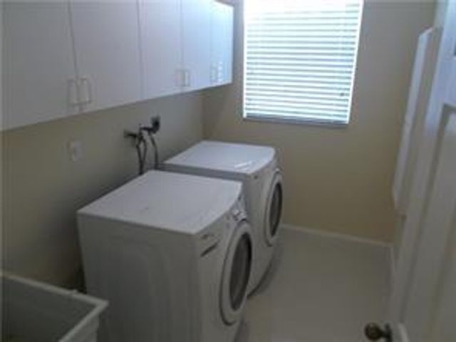 1156 Chinaberry Dr, Weston, FL 33327