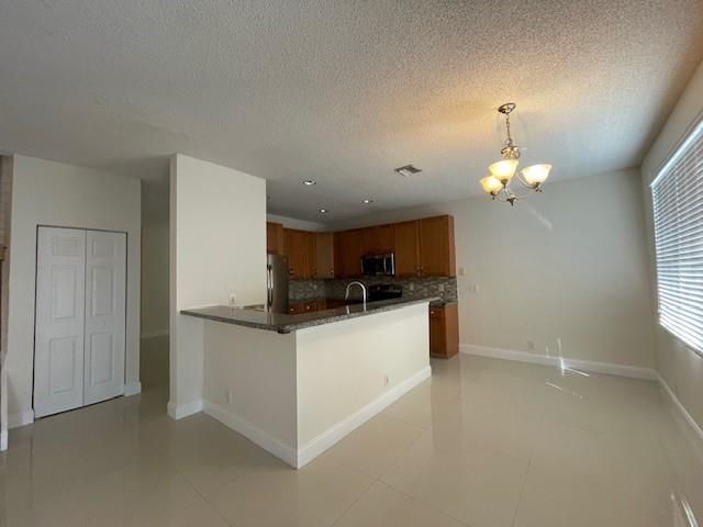 1156 Chinaberry Dr, Weston, FL 33327