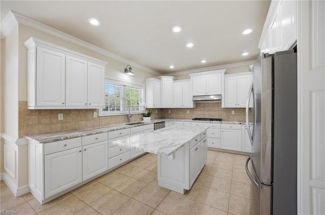 536 Thistley LN, Chesapeake, VA 23322