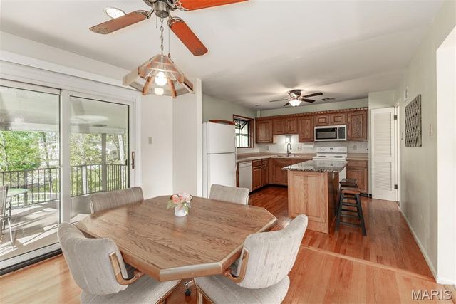 4882 Arevalo Drive, St Louis, MO 63128
