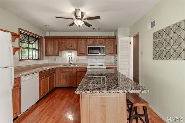 4882 Arevalo Drive, St Louis, MO 63128