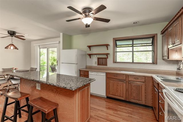 4882 Arevalo Drive, St Louis, MO 63128