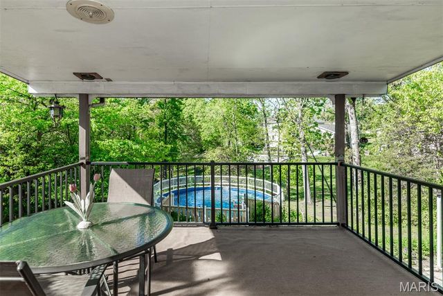 4882 Arevalo Drive, St Louis, MO 63128