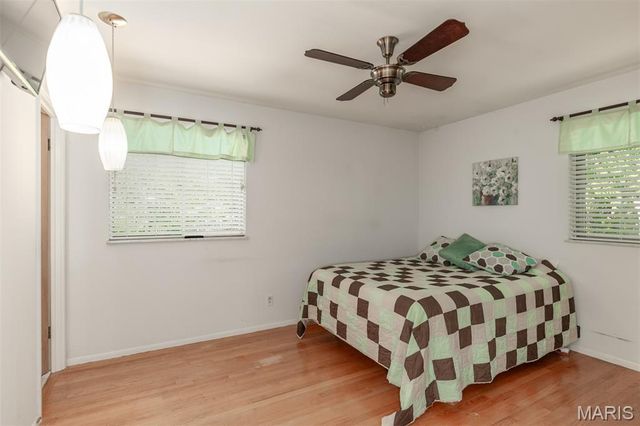4882 Arevalo Drive, St Louis, MO 63128