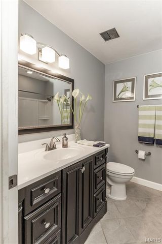 4882 Arevalo Drive, St Louis, MO 63128