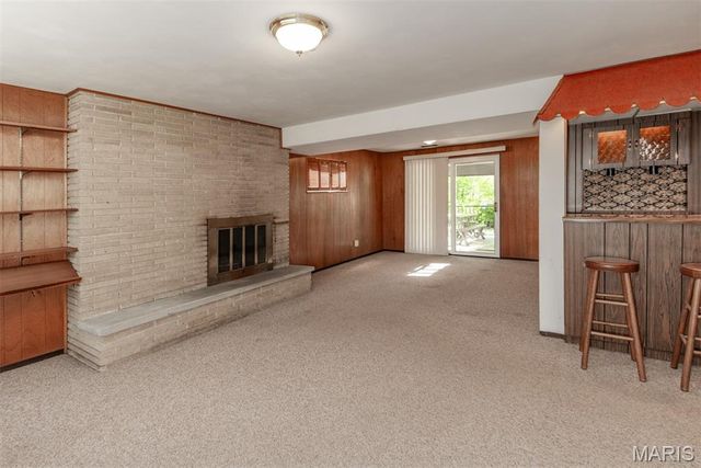 4882 Arevalo Drive, St Louis, MO 63128