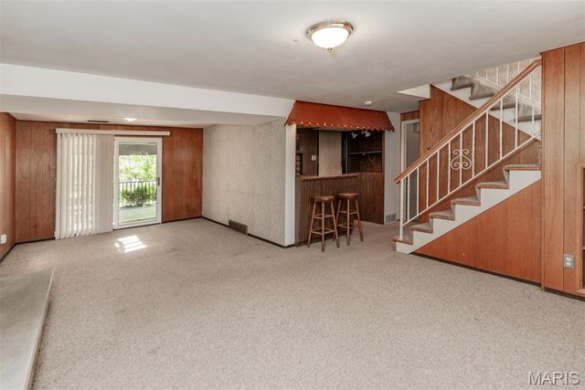 4882 Arevalo Drive, St Louis, MO 63128