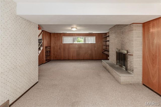 4882 Arevalo Drive, St Louis, MO 63128