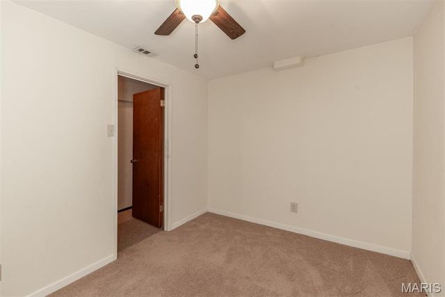 4882 Arevalo Drive, St Louis, MO 63128