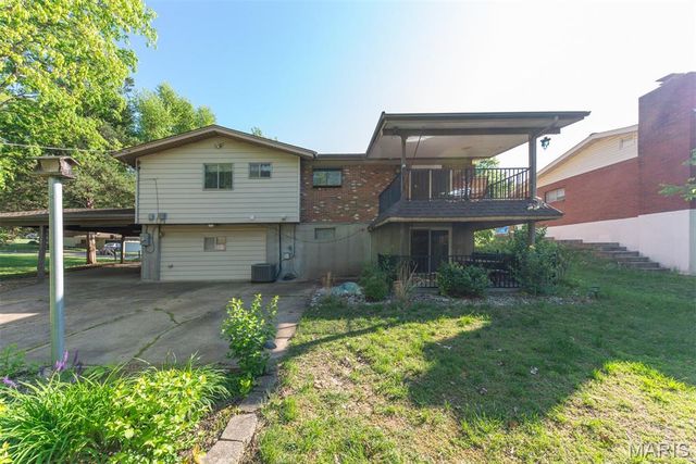 4882 Arevalo Drive, St Louis, MO 63128