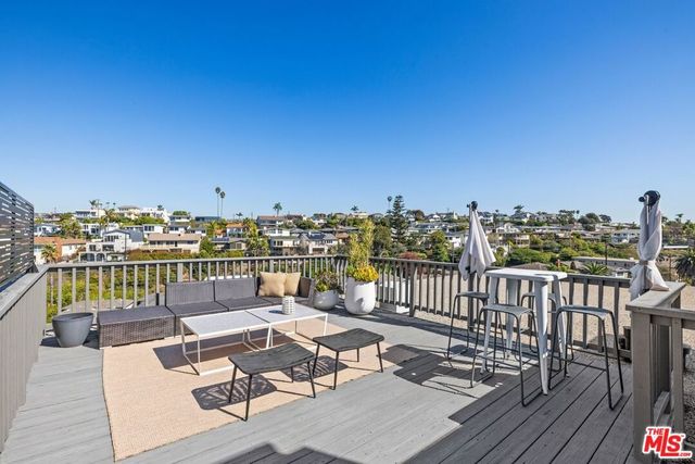 411 Rees Street, Playa Del Rey, CA 90293
