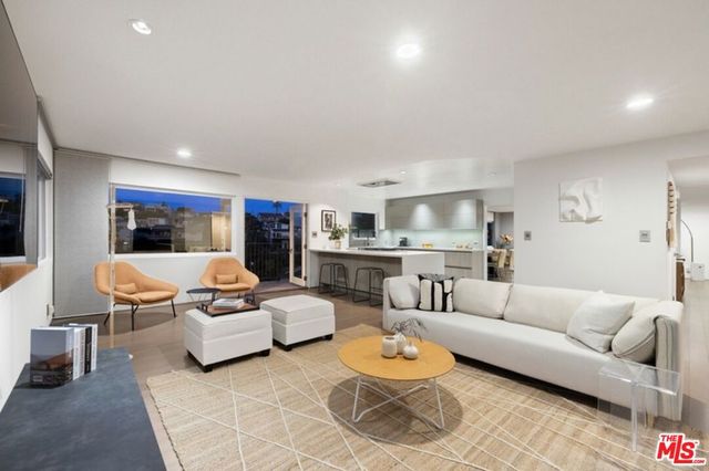 411 Rees Street, Playa Del Rey, CA 90293
